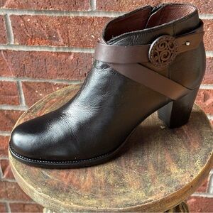 New Brighton Gaucho Black & Brown Ankle Boots 3” Heel Size 9.5 Zip BoHo Western
